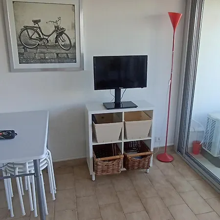 Joli Avec Piscine A 200m De La Parking Prive Apartment *