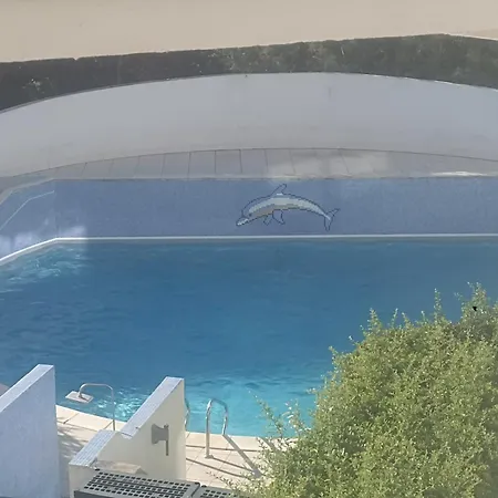 Joli Avec Piscine A 200m De La Parking Prive *